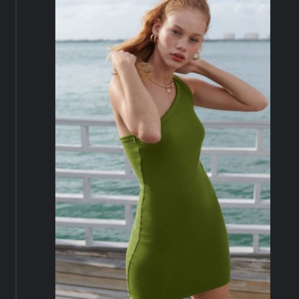 Green one shoulder body con dress
